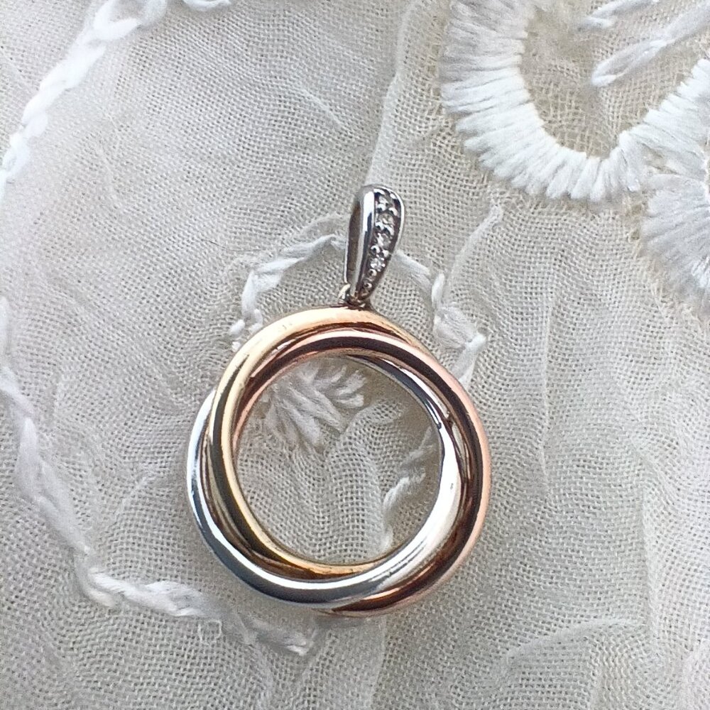 10K Tri Color Gold 4 Diamonds Trinity Style Circle Pendant - Picture 7 of 12